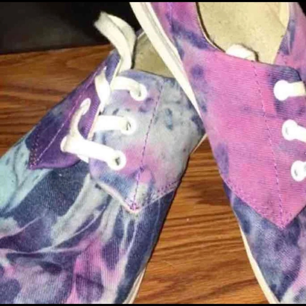 Dr. Martens Aldgate in purple acid wash